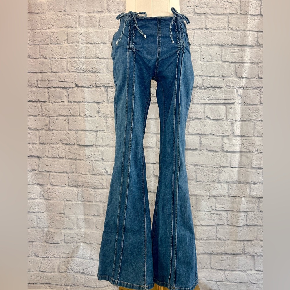 SOLD Wide Leg Flared Bell Bottom Denim Jeans Pants w Bows Low Rise Boho Preppy - Picture 4 of 9